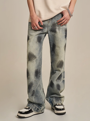 Uniquely processed with a dirty dye photo effect and heavy washed finishing, this is the perfect piece for any streetwear jeans collection.