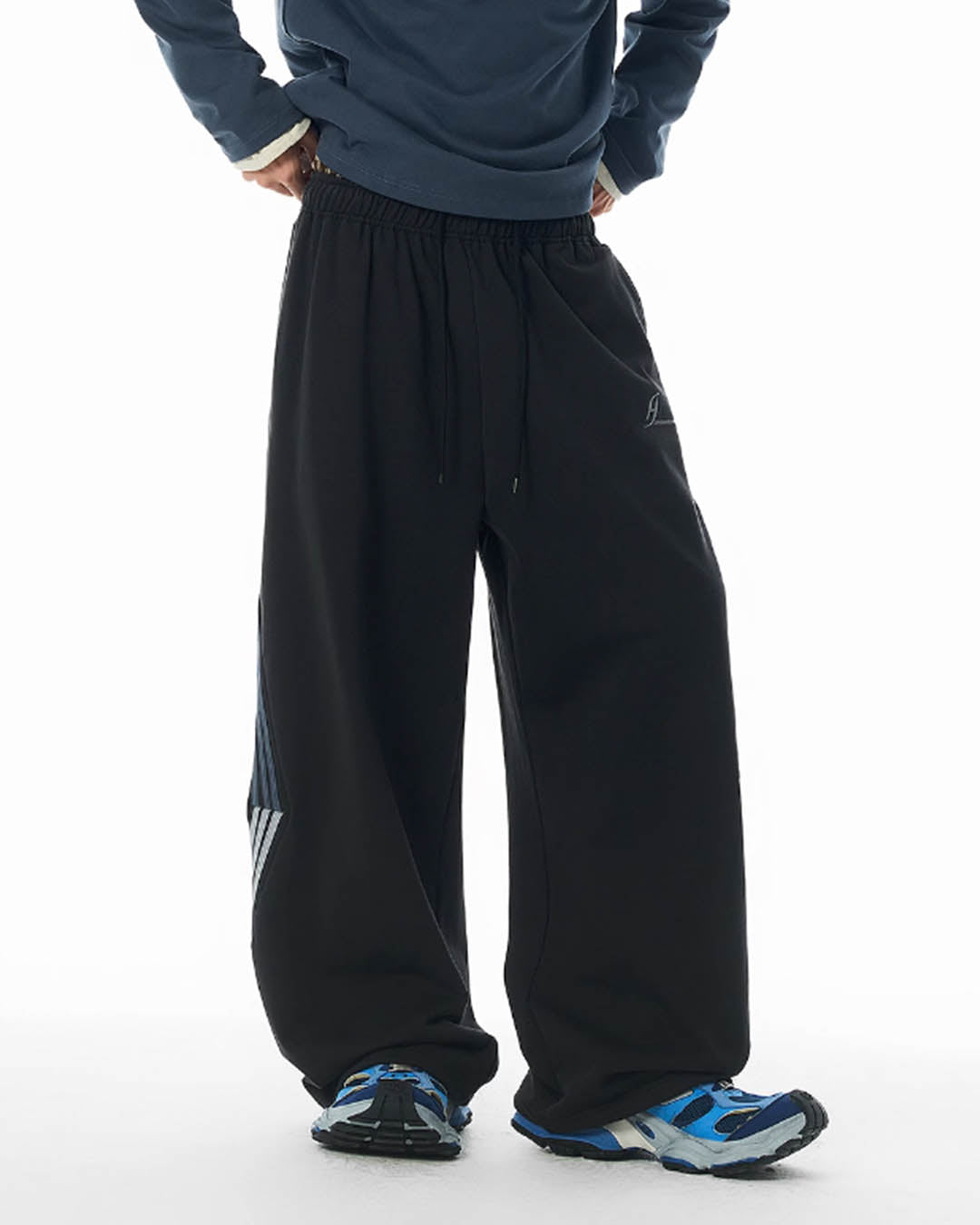 JHYQ Side Stripe Baggy Sweatpants | Face 3 Face