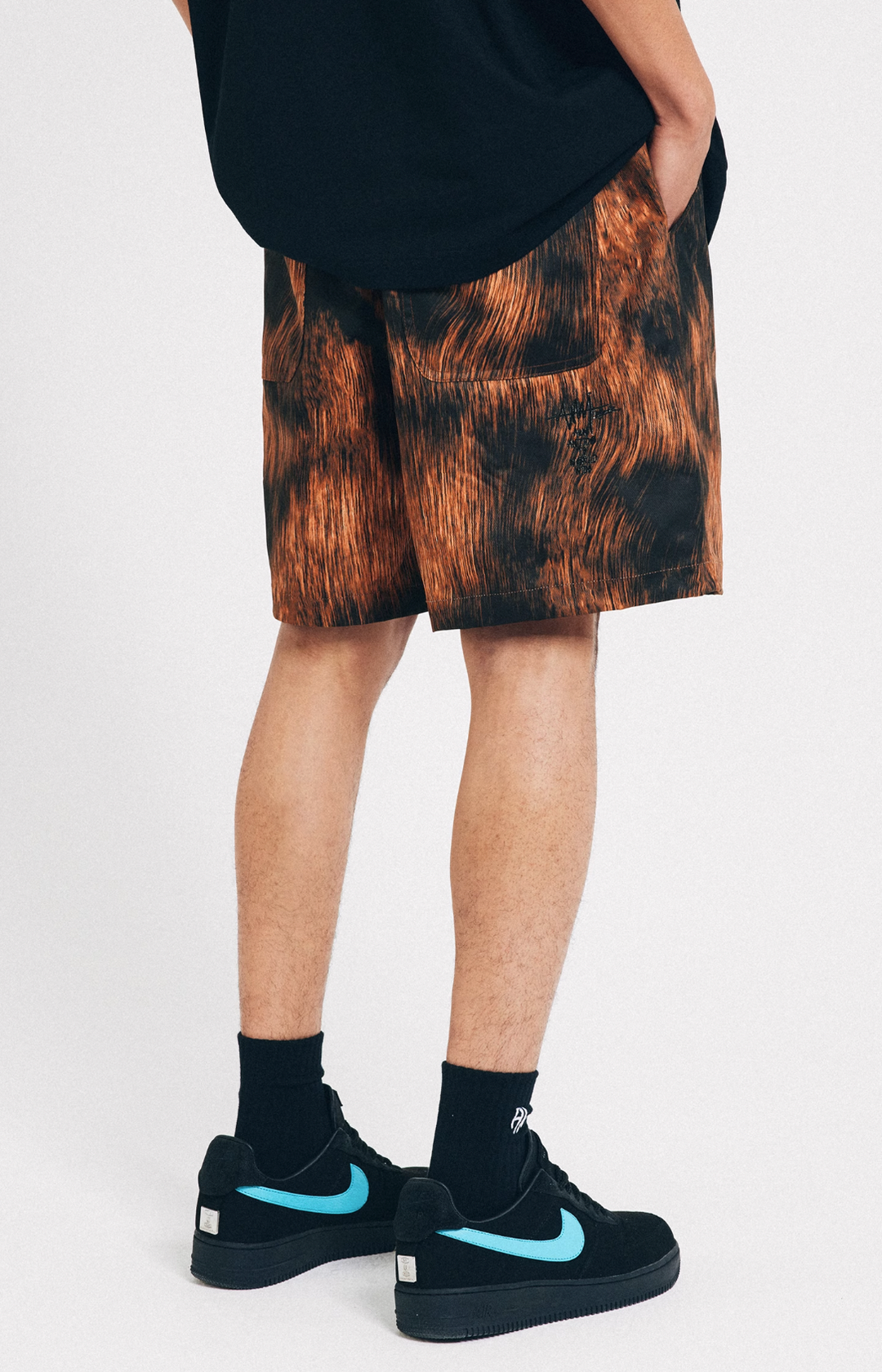 ANTIDOTE Woodgrain Print Shorts