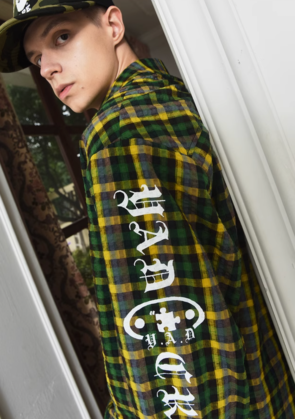 YADcrew Gothic Oval Puzzle Bubble Plaid Shirt