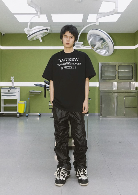 YADcrew Puzzle T 3D Baroque Foam Print Tee