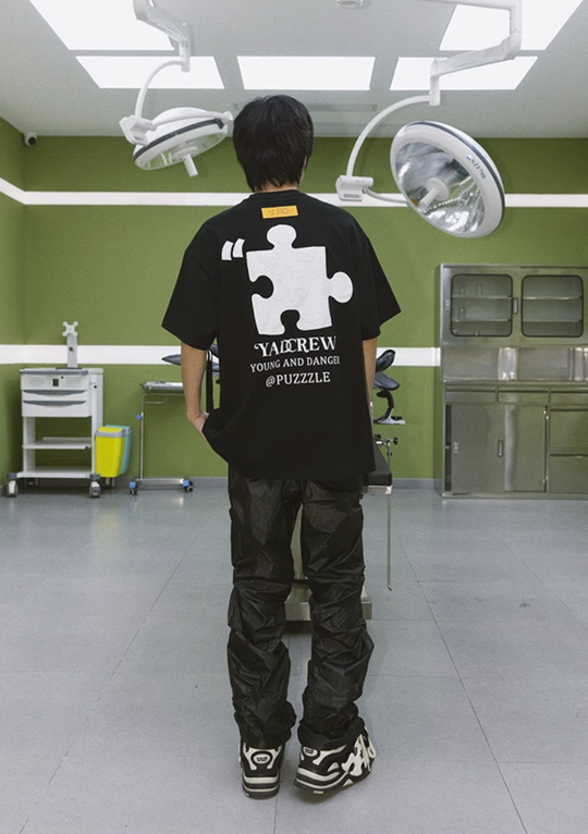 YADcrew Puzzle T 3D Baroque Foam Print Tee