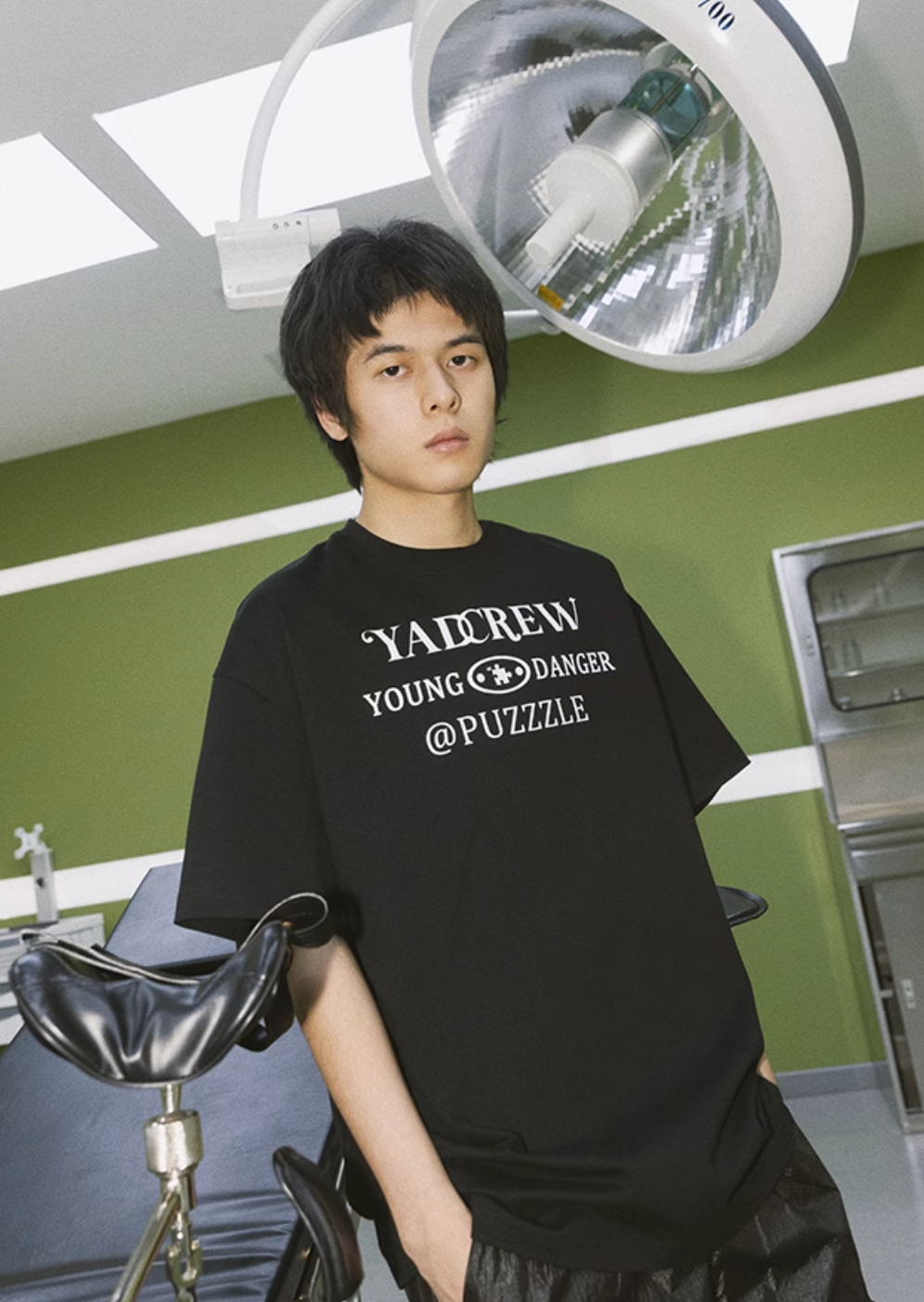 YADcrew Puzzle T 3D Baroque Foam Print Tee