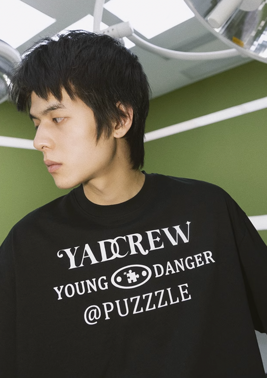 YADcrew Puzzle T 3D Baroque Foam Print Tee