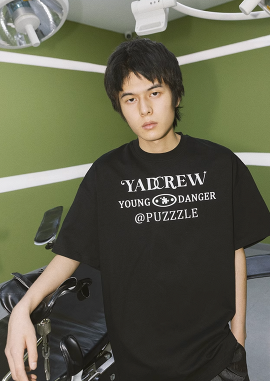 YADcrew Puzzle T 3D Baroque Foam Print Tee