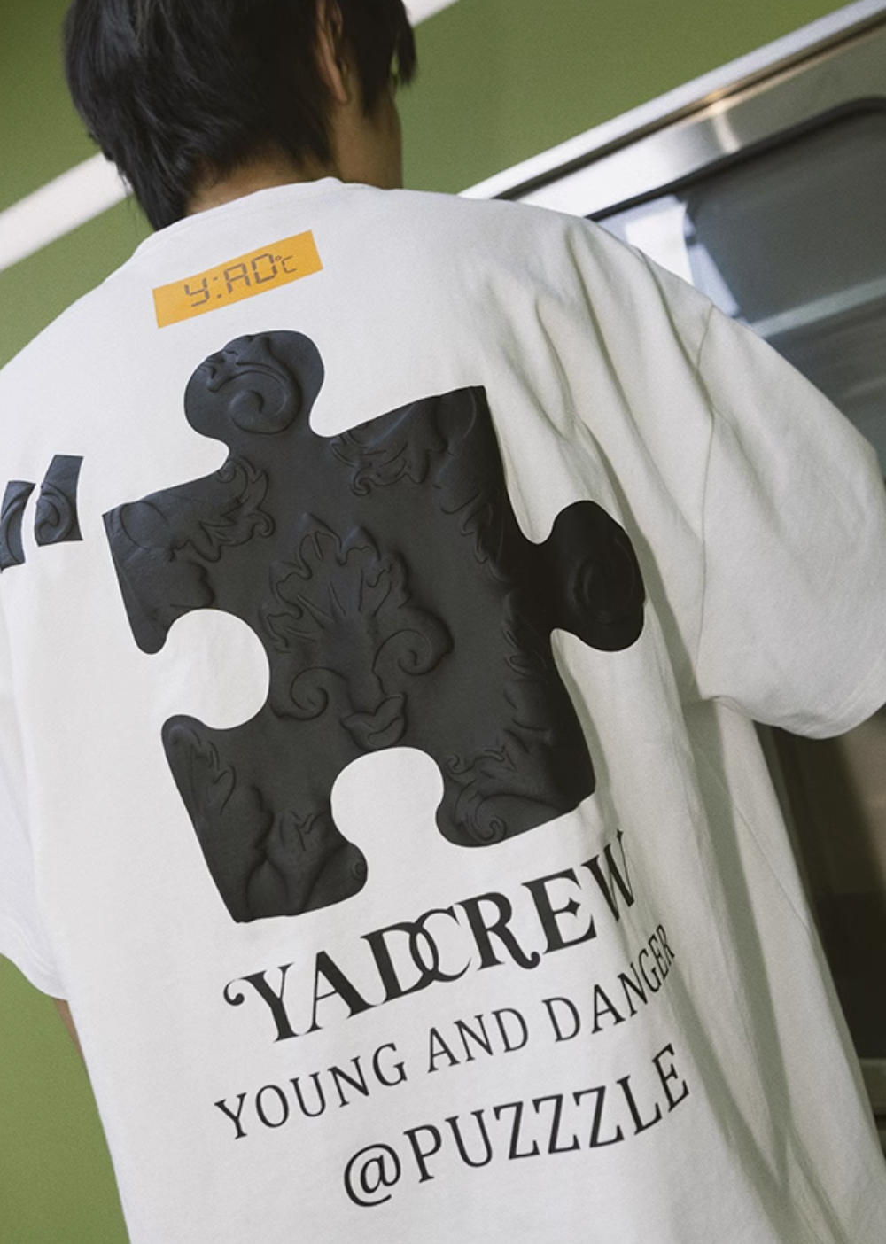 YADcrew Puzzle T 3D Baroque Foam Print Tee