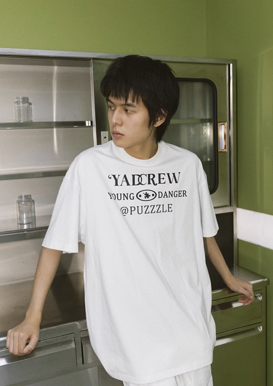 YADcrew Puzzle T 3D Baroque Foam Print Tee