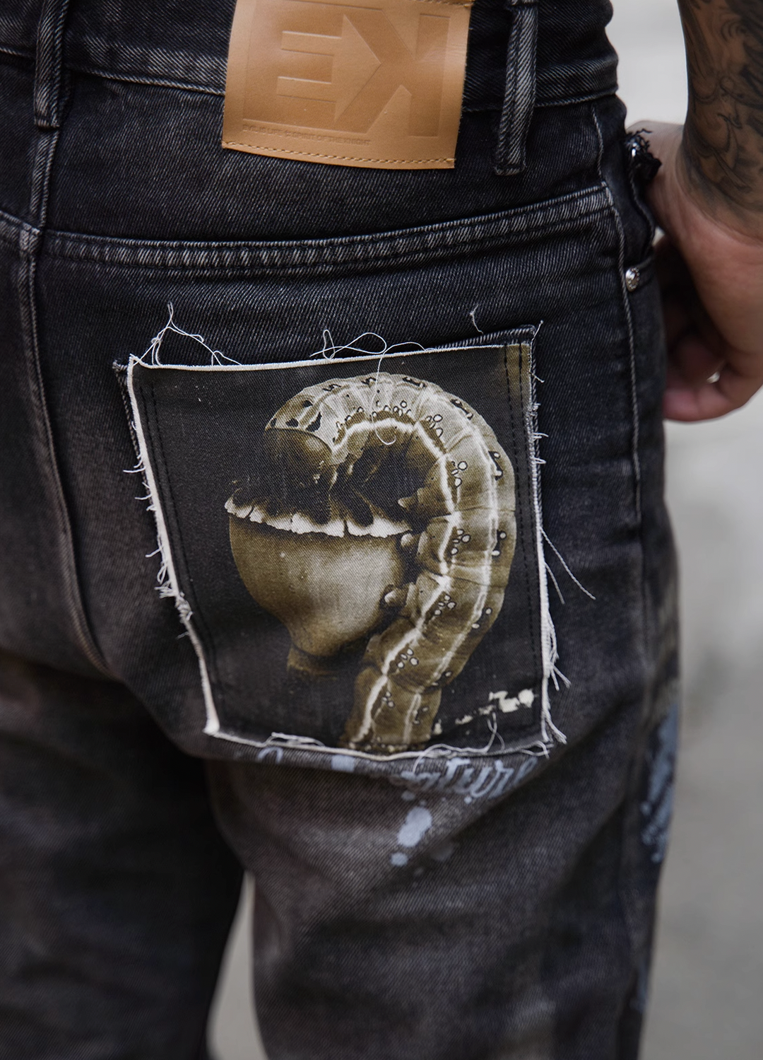 EVILKNIGHT(EK) Digital Print Butterfly Embroidery Denim Flare Pants