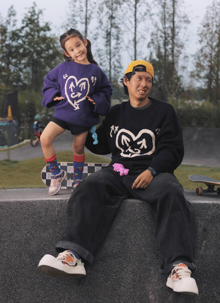 EVILKNIGHT(EK) Love Expression Knit Sweater