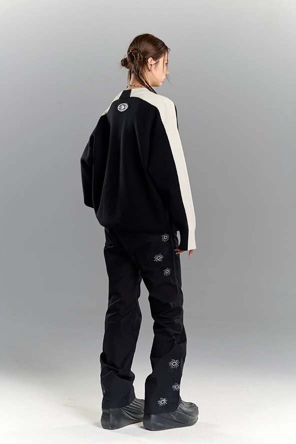 YADcrew Black & White Contrasting Knit Sweater