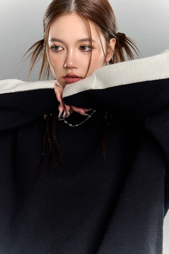 YADcrew Black & White Contrasting Knit Sweater