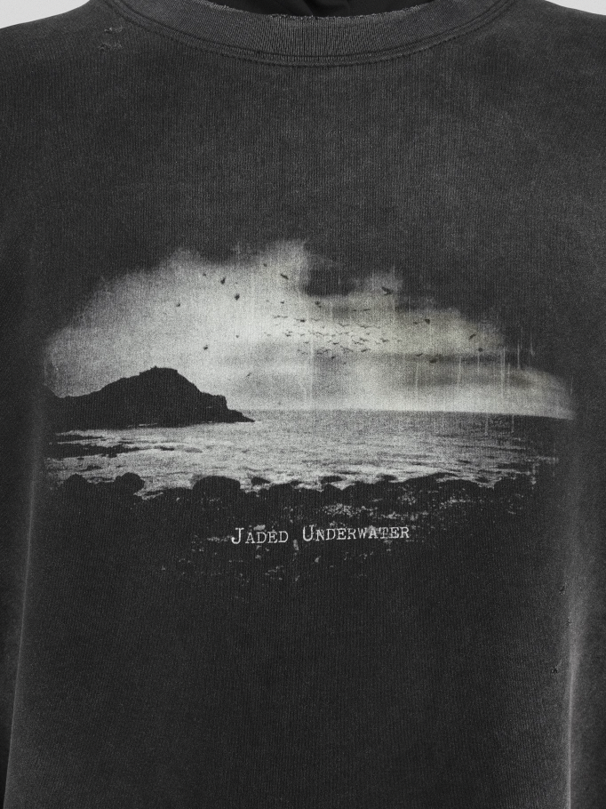 UNDERWATER Isolated Island Printed Long Sleeve Tee