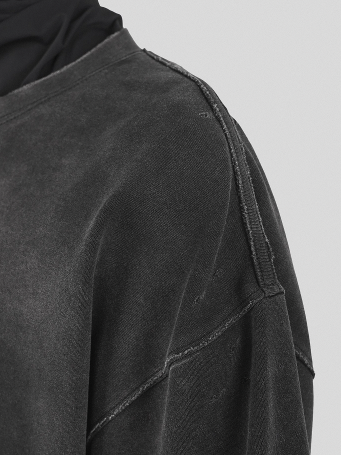 UNDERWATER Isolated Island Printed Long Sleeve Tee