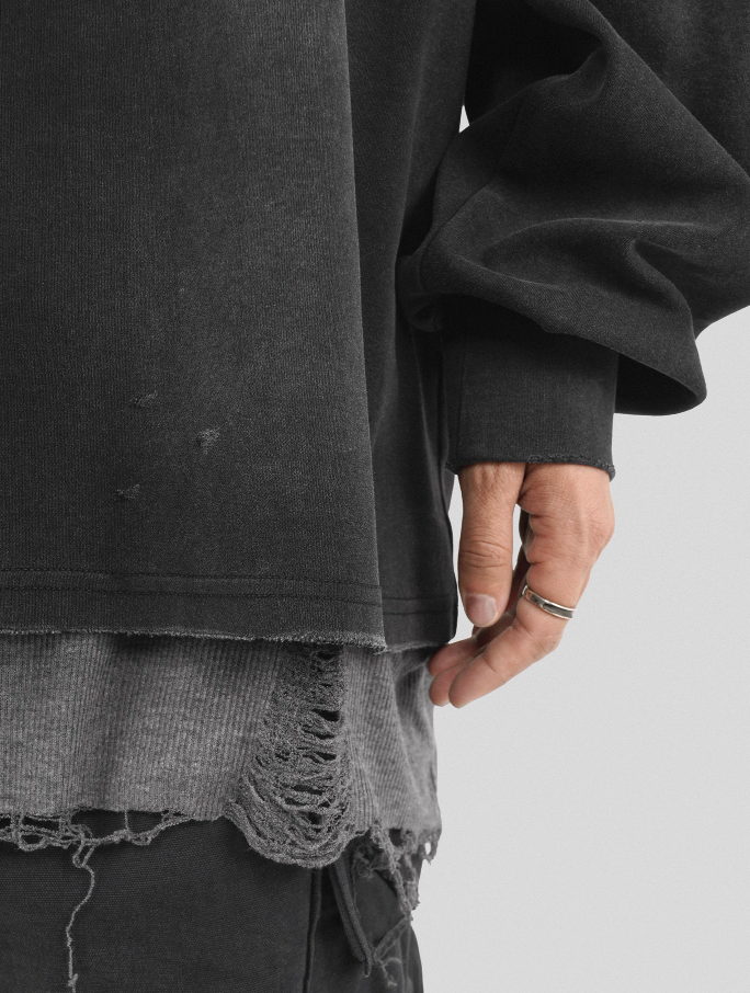 UNDERWATER Isolated Island Printed Long Sleeve Tee