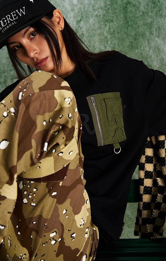 YADcrew Functional Pockets Tee