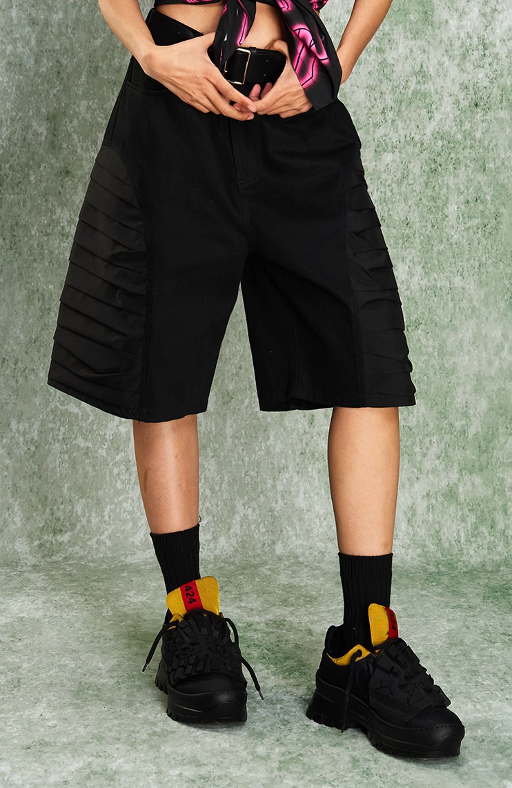 YADcrew Thousand Pleated Splicing Shorts