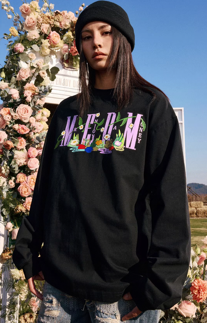 MEDM Embroidered Flowers Letters Long Sleeved Tee