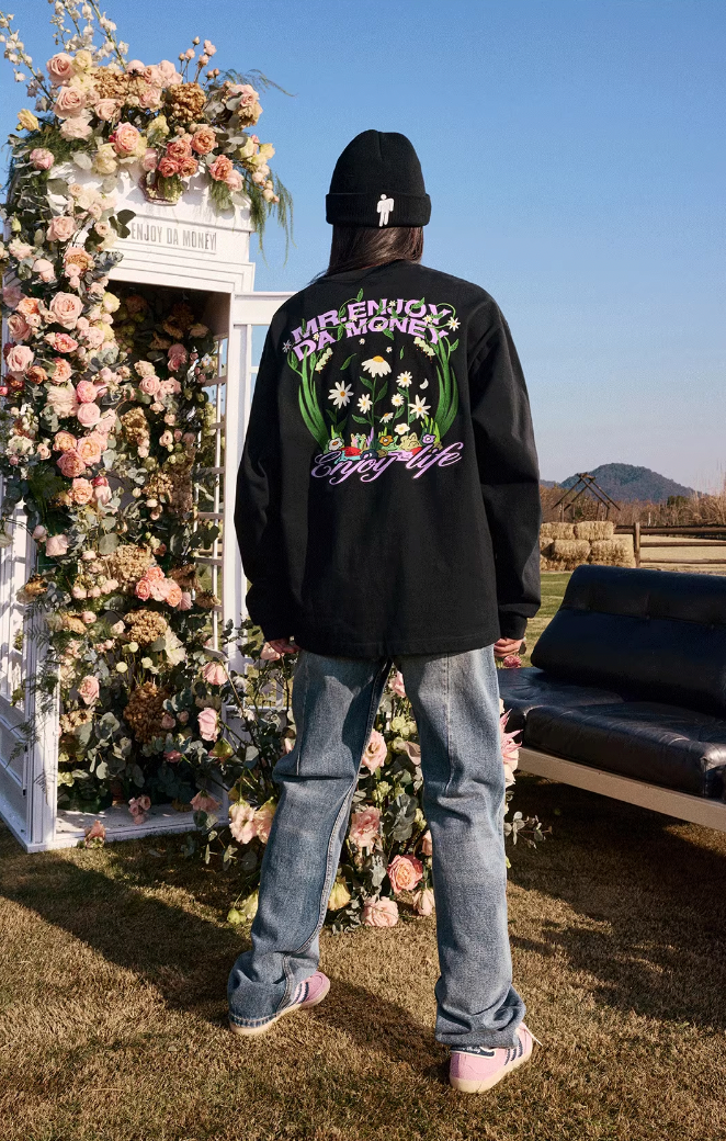 MEDM Embroidered Flowers Letters Long Sleeved Tee