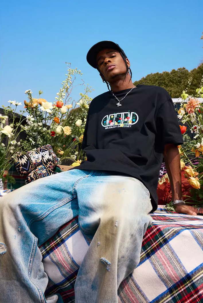 MEDM Capsule Floral Logo Print Tee