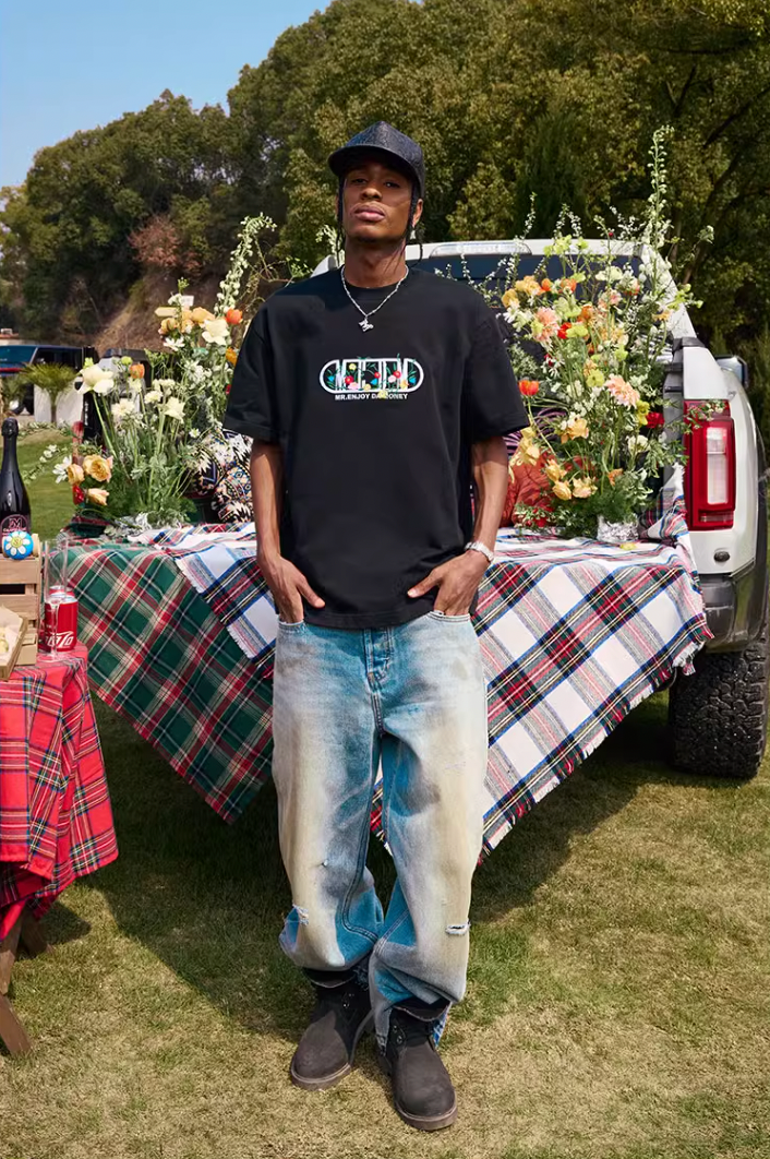 MEDM Capsule Floral Logo Print Tee