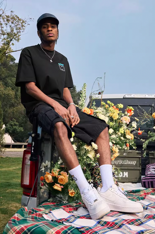 MEDM Contrasting Color M Basic Tee