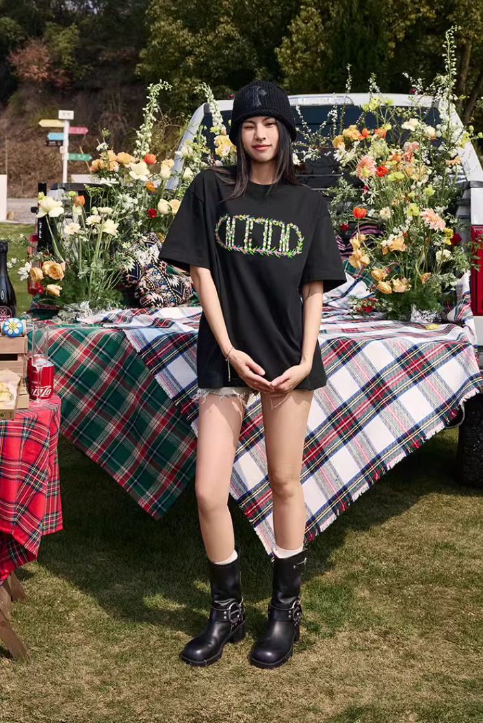 MEDM Capsule Wreath Embroidery Tee