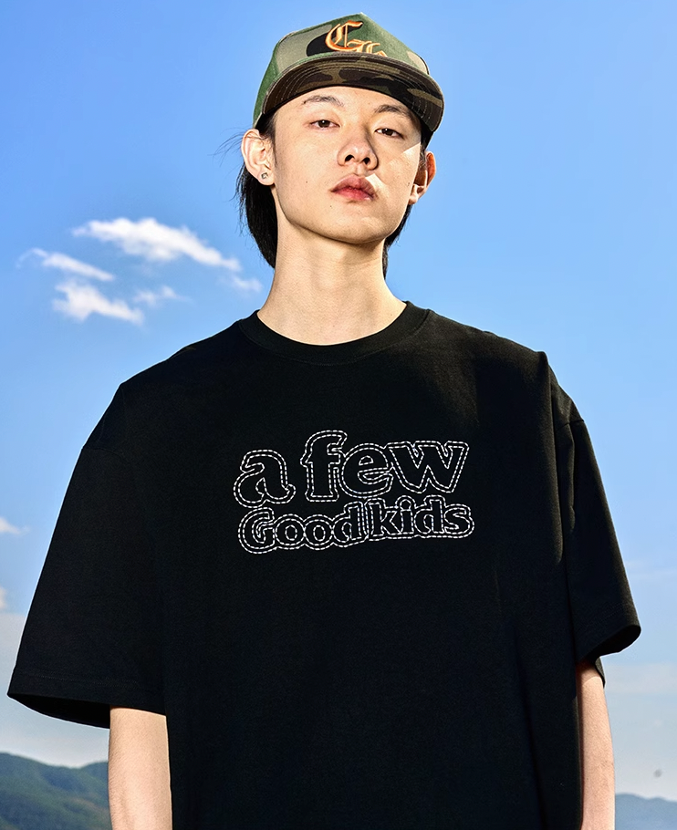 AFGK Ring Dotted Line Embroidery Tee