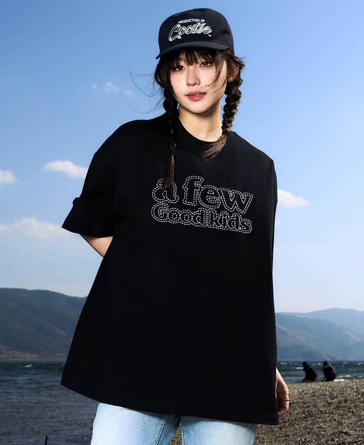 AFGK Ring Dotted Line Embroidery Tee