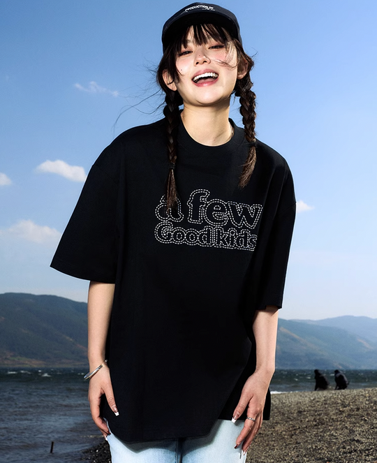 AFGK Ring Dotted Line Embroidery Tee