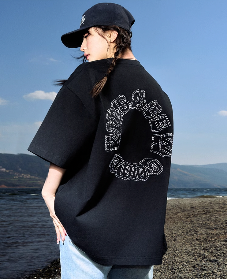 AFGK Ring Dotted Line Embroidery Tee