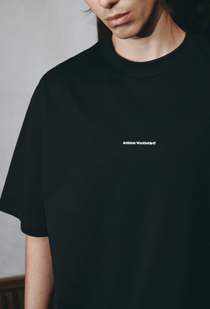ANTIDOTE Small Letter Print Basic Tee