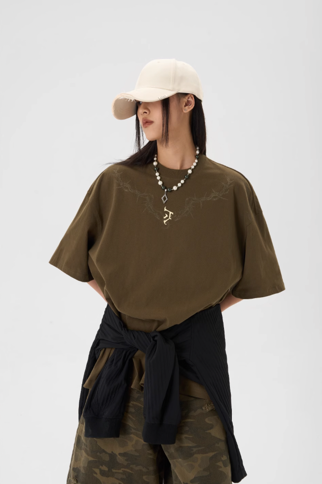 JHYQ Thorn Graphic Logo Tee