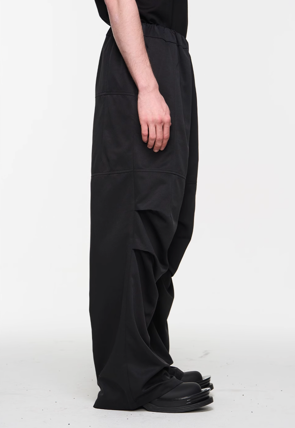 BLIND NO PLAN 3D Pinch Pleat Silhouette Elastic Waist Pants | Face 3 Face