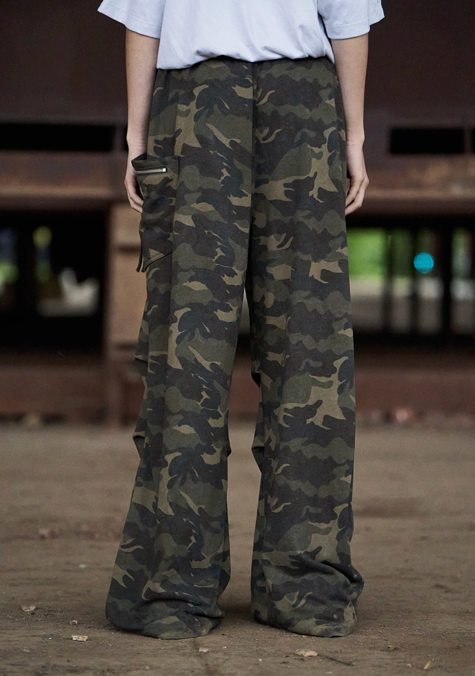 BLIND NO PLAN 3D Pinch Pleated Silhouette Zipper Camouflage Sweatpants | Face 3 Face