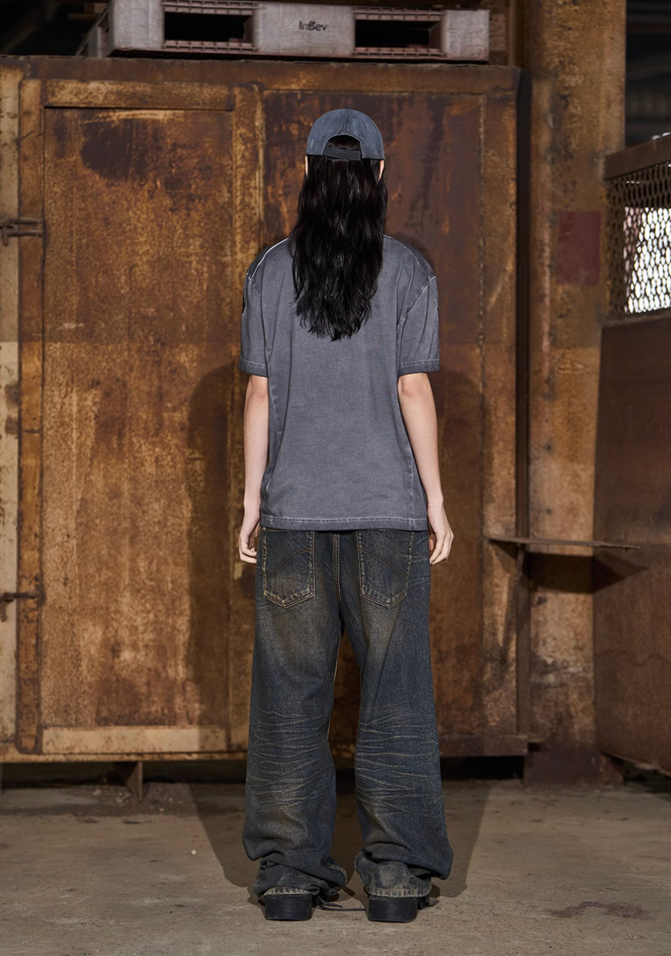 BLIND NO PLAN Loose & Slim Washed Distressed Basic Embroidered Tee | Face 3 Face