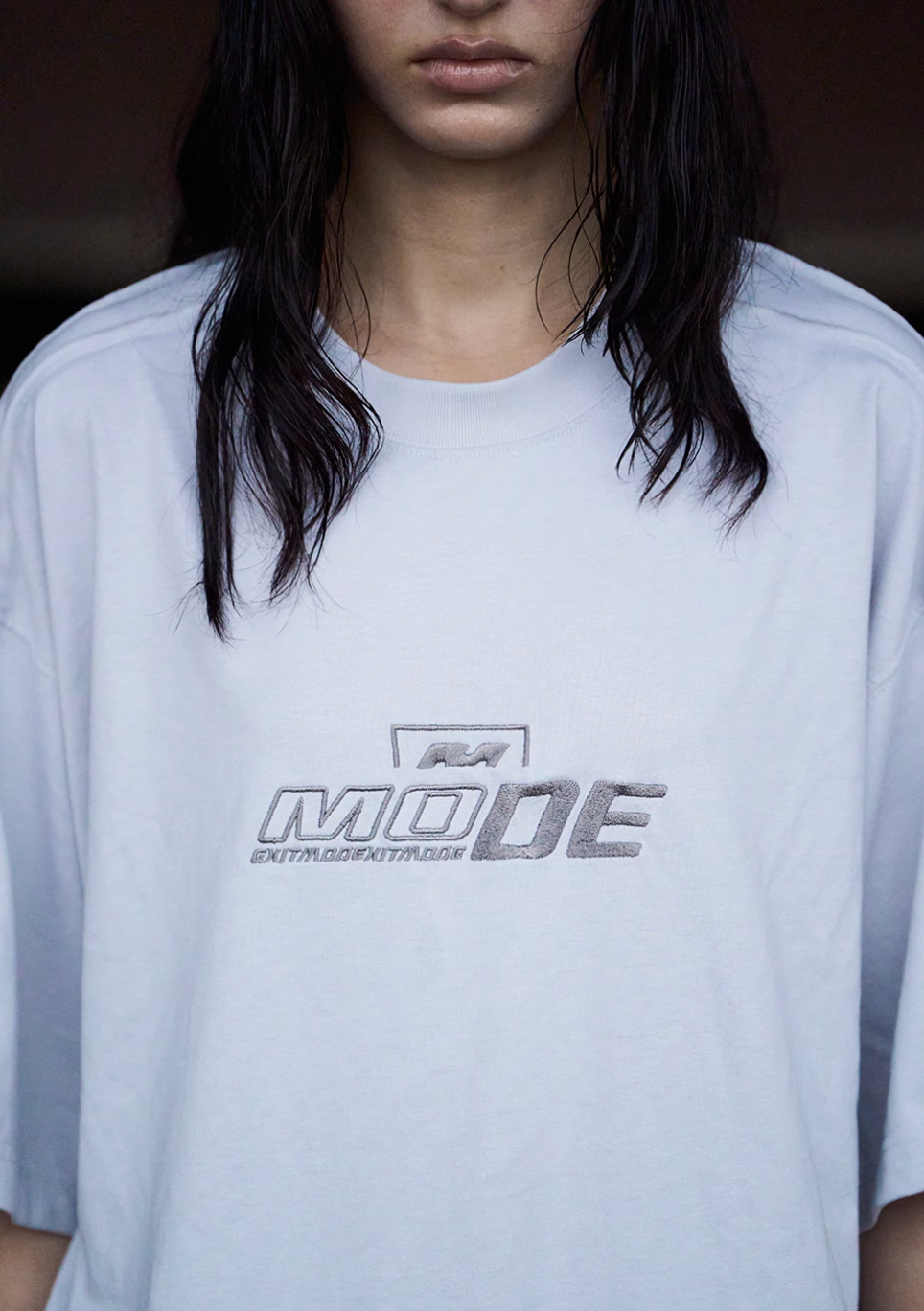 BLIND NO PLAN EXIT MODE Contrasting Color Embroidered Tee | Face 3 Face