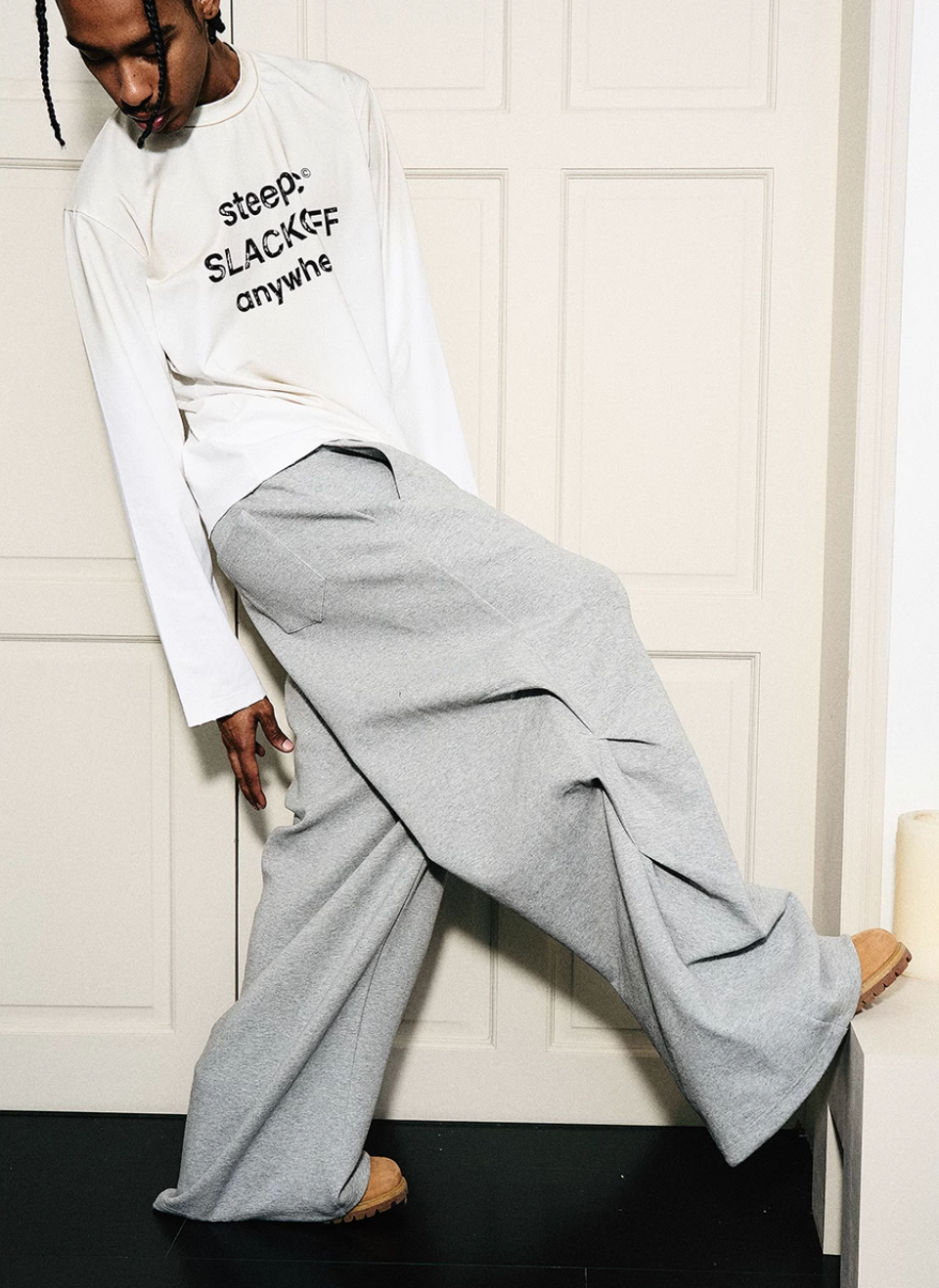 STEEPC Dimensional Cut Pleated Baggy Sweatpants | Face 3 Face