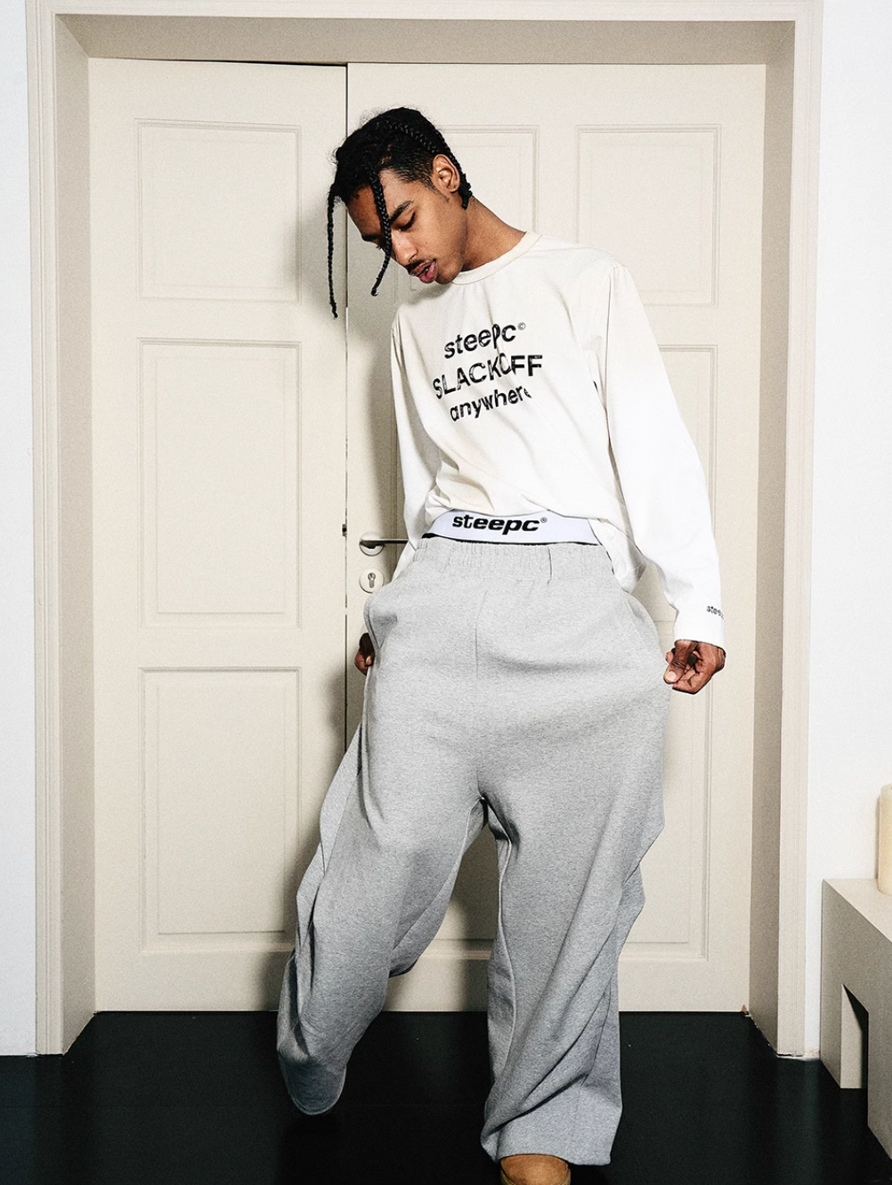 STEEPC Dimensional Cut Pleated Baggy Sweatpants | Face 3 Face