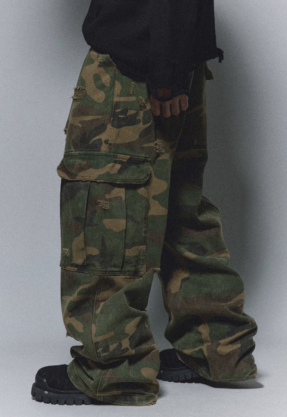 ANTIDOTE Camouflage Washed Hole Baggy Cargo Pants | Face 3 Face