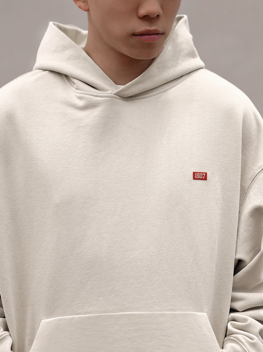 1807 One Point Box Logo Embroidery Hoodie | Face 3 Face