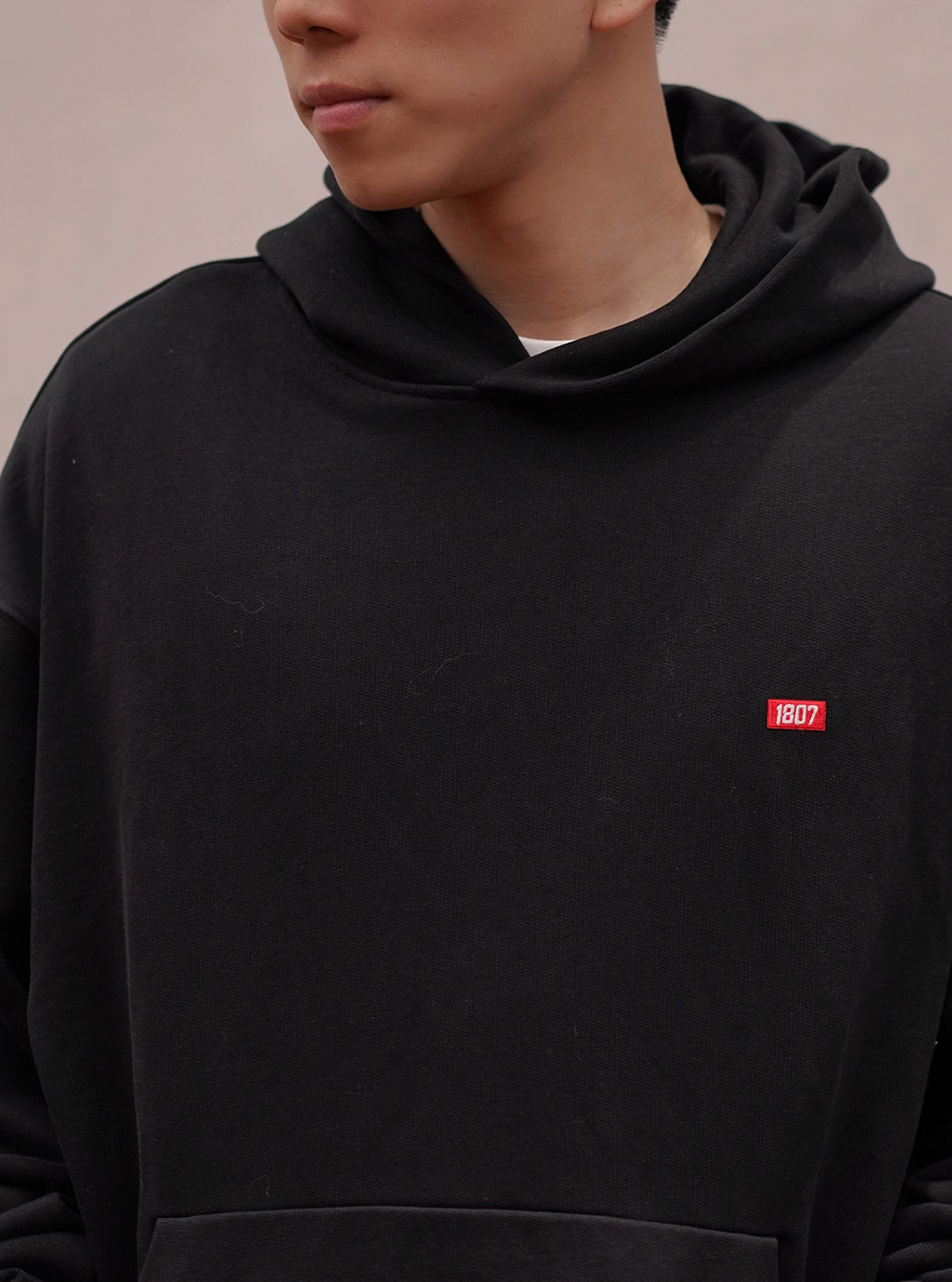 1807 One Point Box Logo Embroidery Hoodie | Face 3 Face