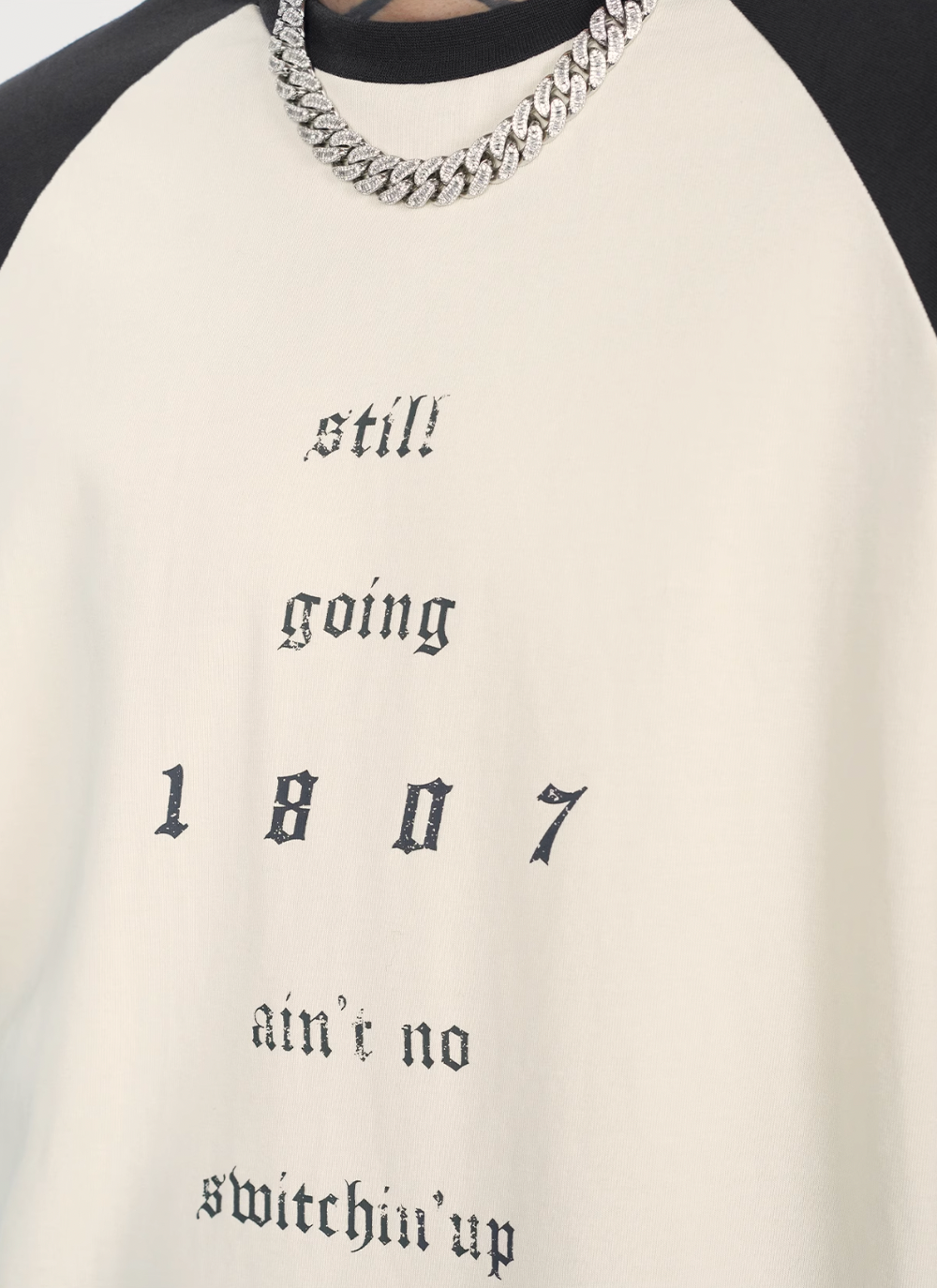 1807 Contrast Color Raglan Long Sleeve Tee | Face 3 Face