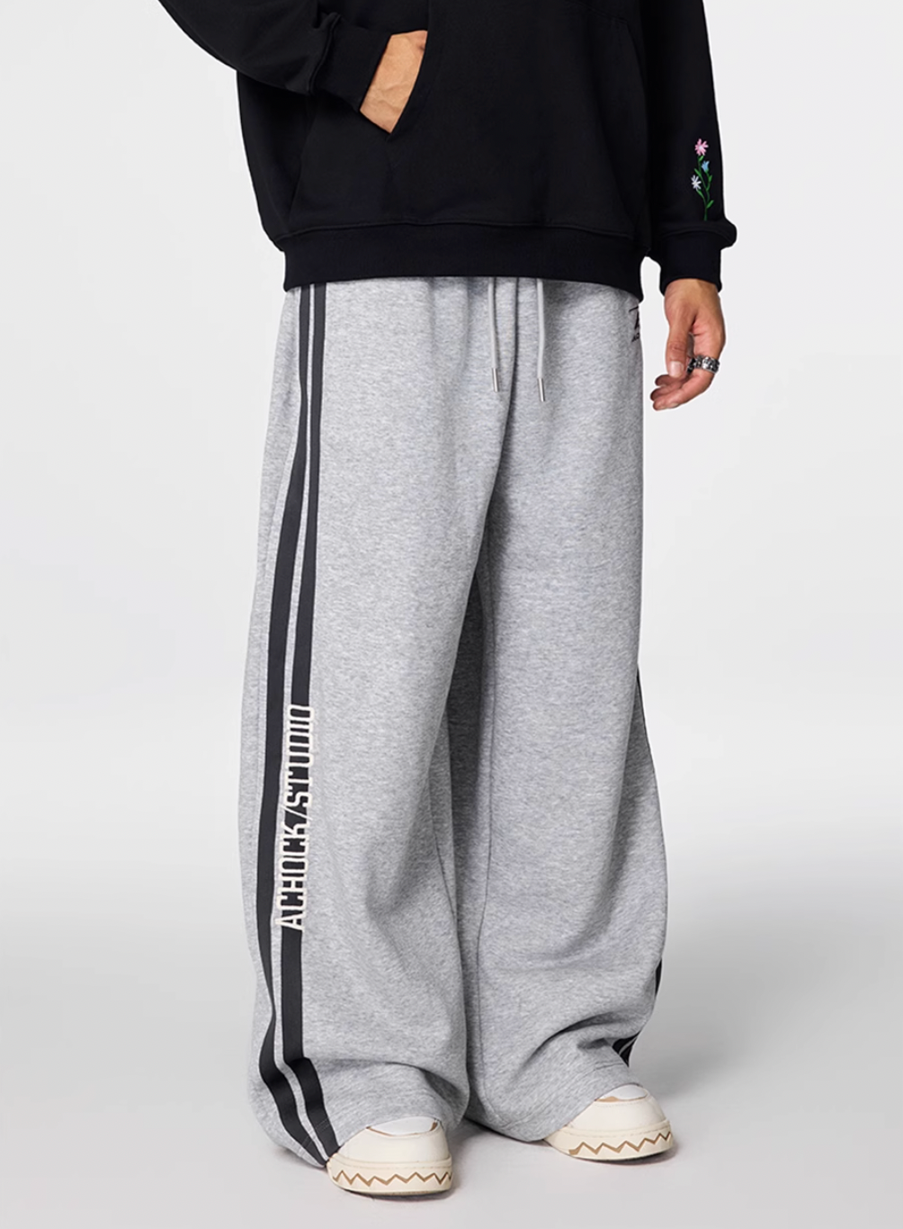 Achock Side Striped Baggy Sweatpants | Face 3 Face