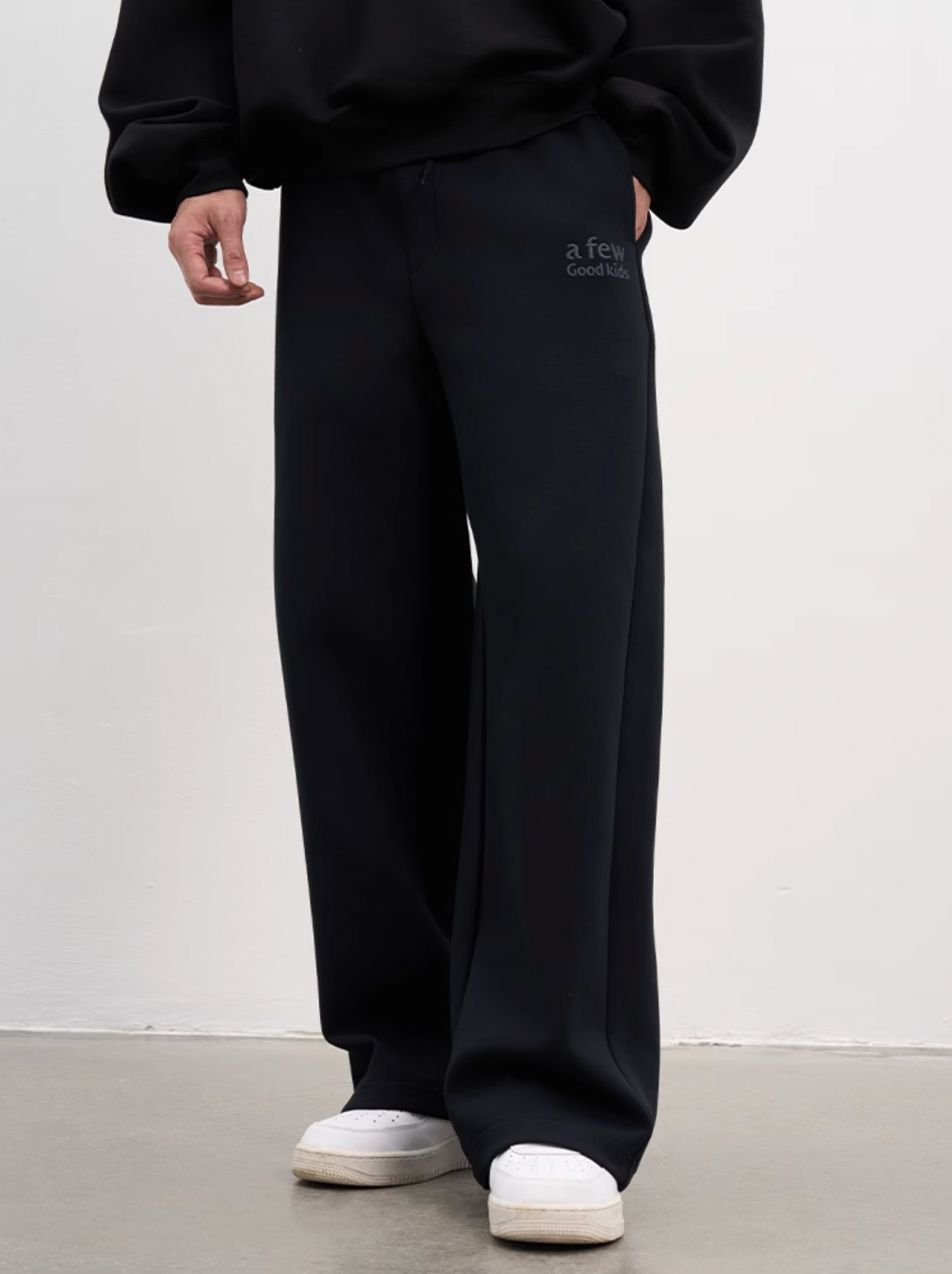 AFGK Basic Logo Draped Straight Sweatpants | Face 3 Face