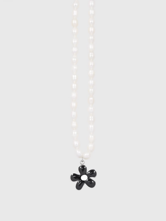 AWE Black Sunflower Pendant Pearl Necklace | Face 3 Face