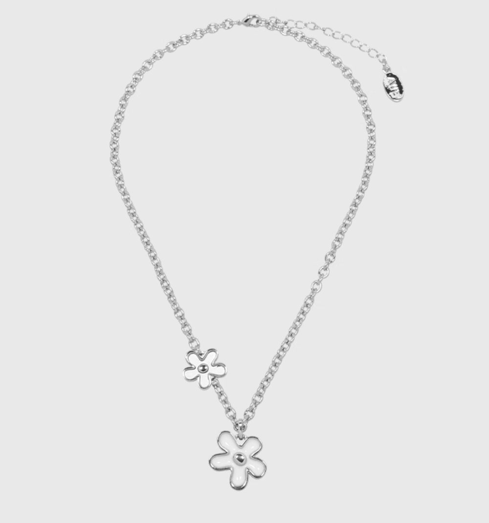 AWE The First Blooming Flowers Chain Necklace | Face 3 Face