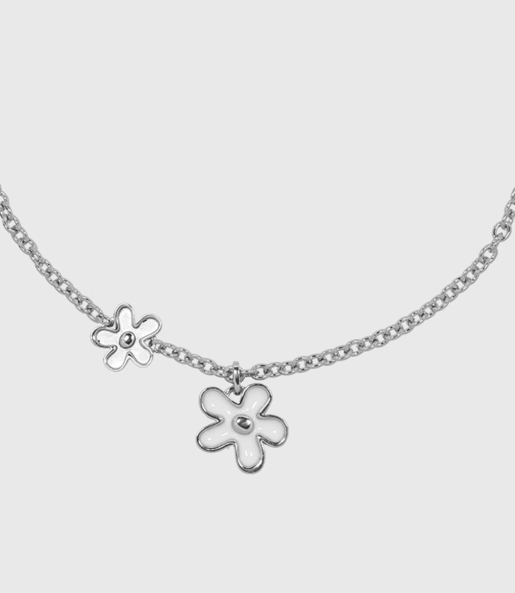 AWE The First Blooming Flowers Chain Necklace | Face 3 Face