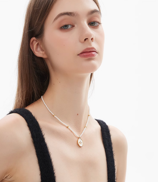 AWE Zirconia Pendant Pearl Beaded Necklace | Face 3 Face