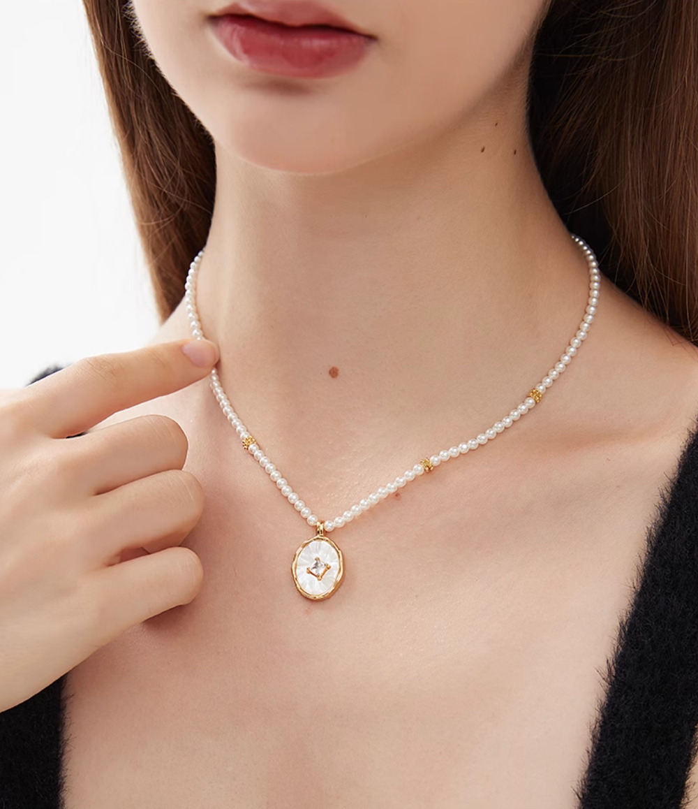 AWE Zirconia Pendant Pearl Beaded Necklace | Face 3 Face