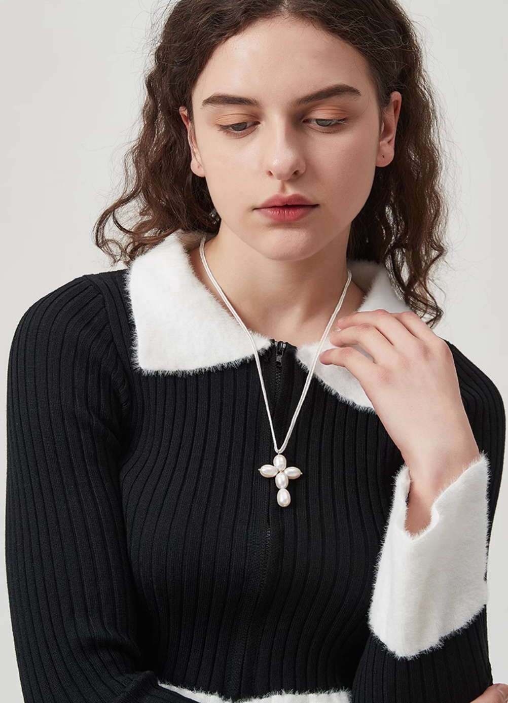 AWE Pearl Cross Pendant Necklace | Face 3 Face